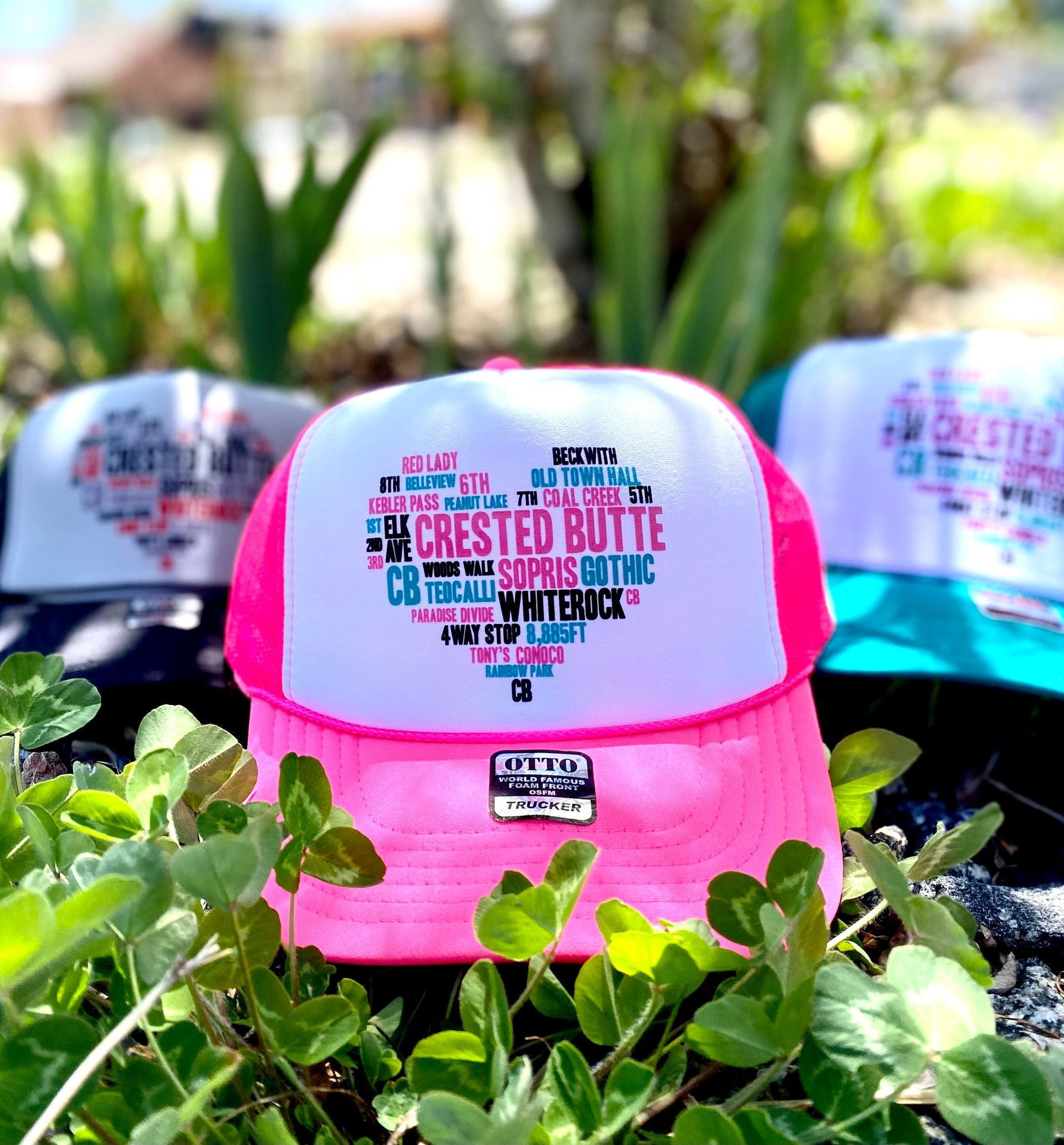 A store with a sign that says `` good vibes only ''