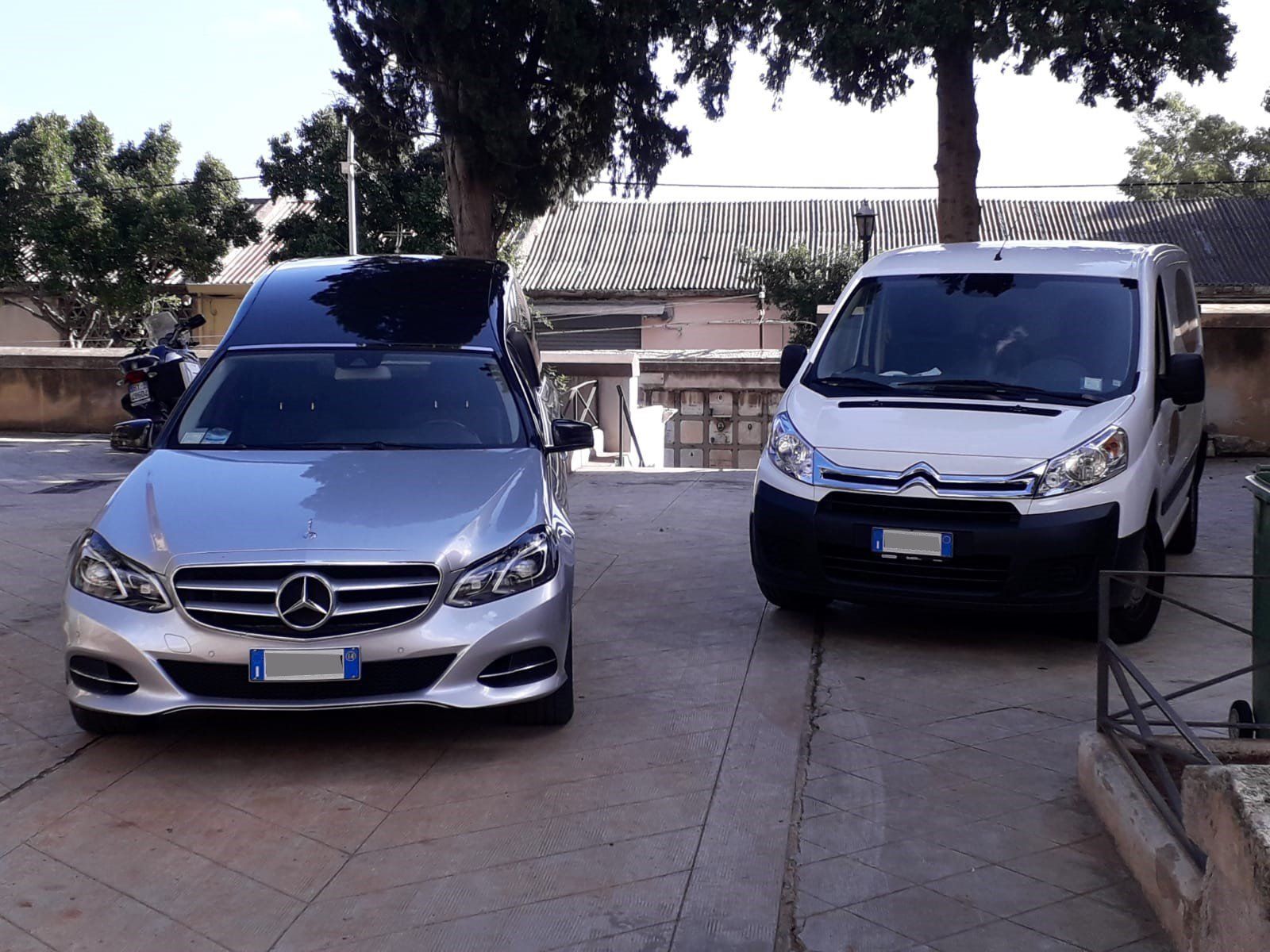 Carro funebre Mercedes