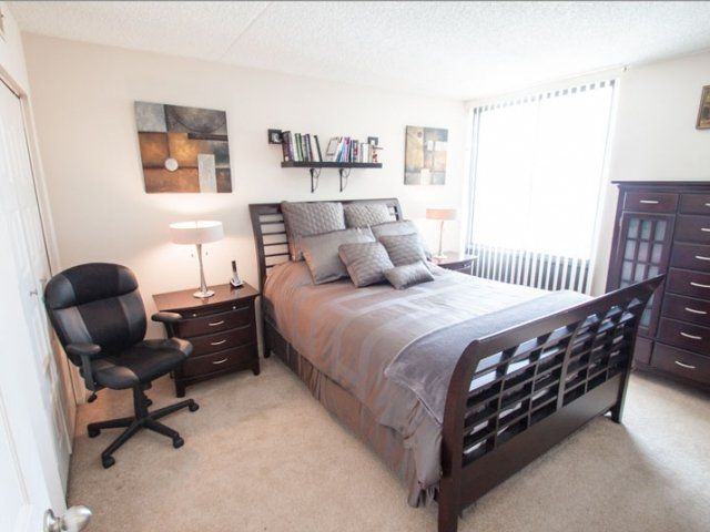 Americana Apartments