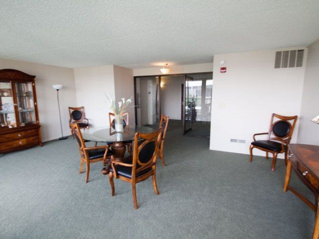 Americana Apartments