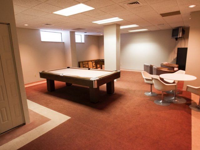 Americana Apartments