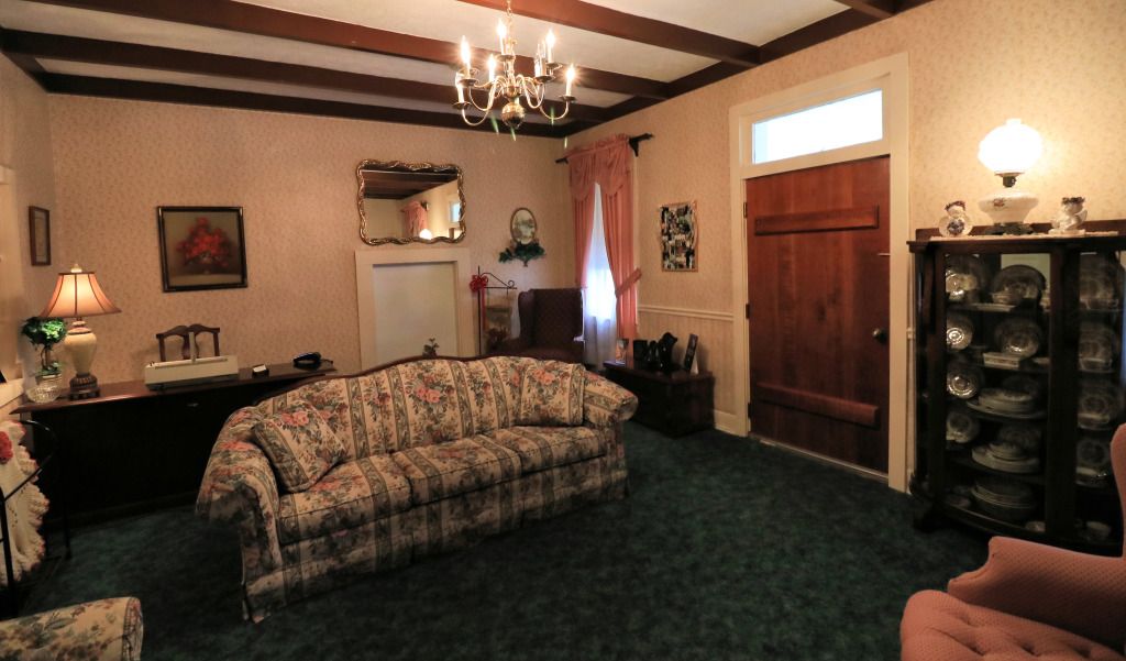 Arrangement Room at Foster-Toler-Curry Funeral Home