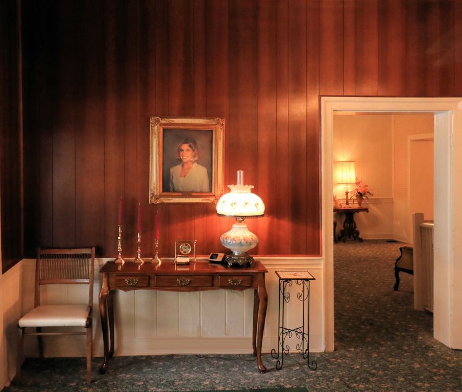 Decor at Foster-Toler-Curry Funeral Home