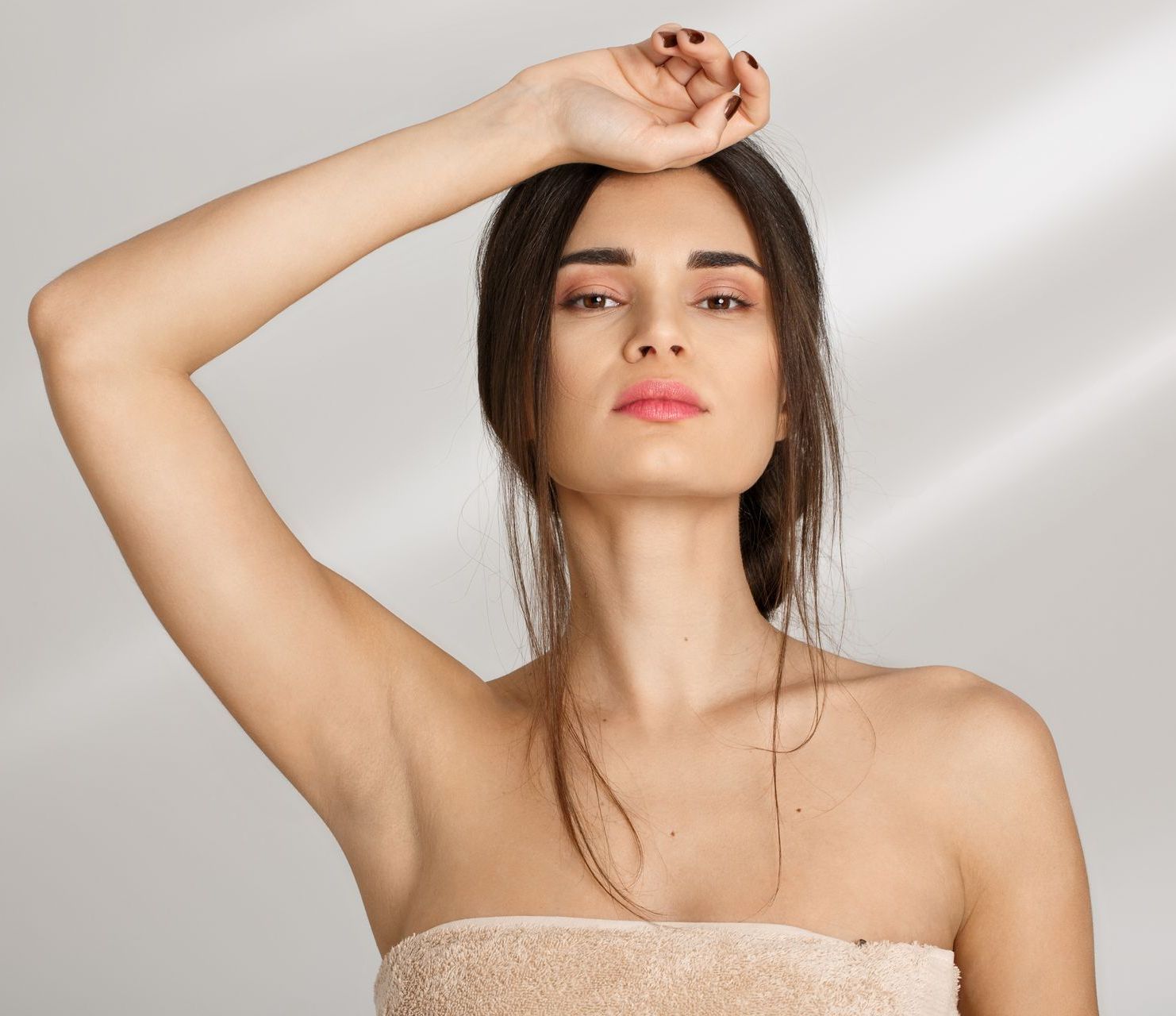 woman with clear skinand underarms