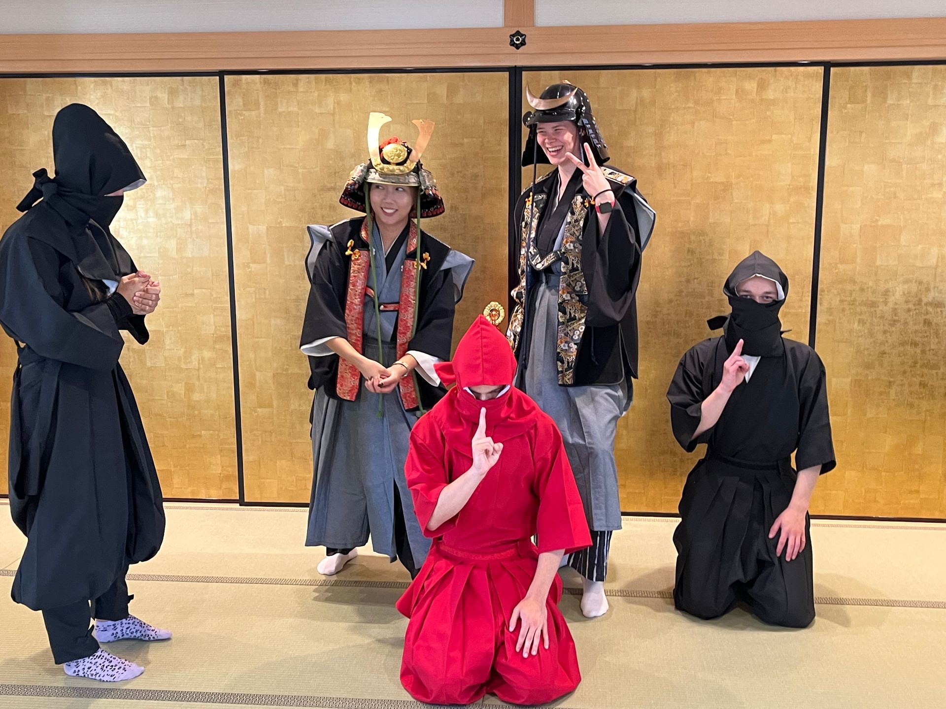 Kobe, Schüler*innen der Schule über sich in japanischer Kampfkunst, Schulfoto