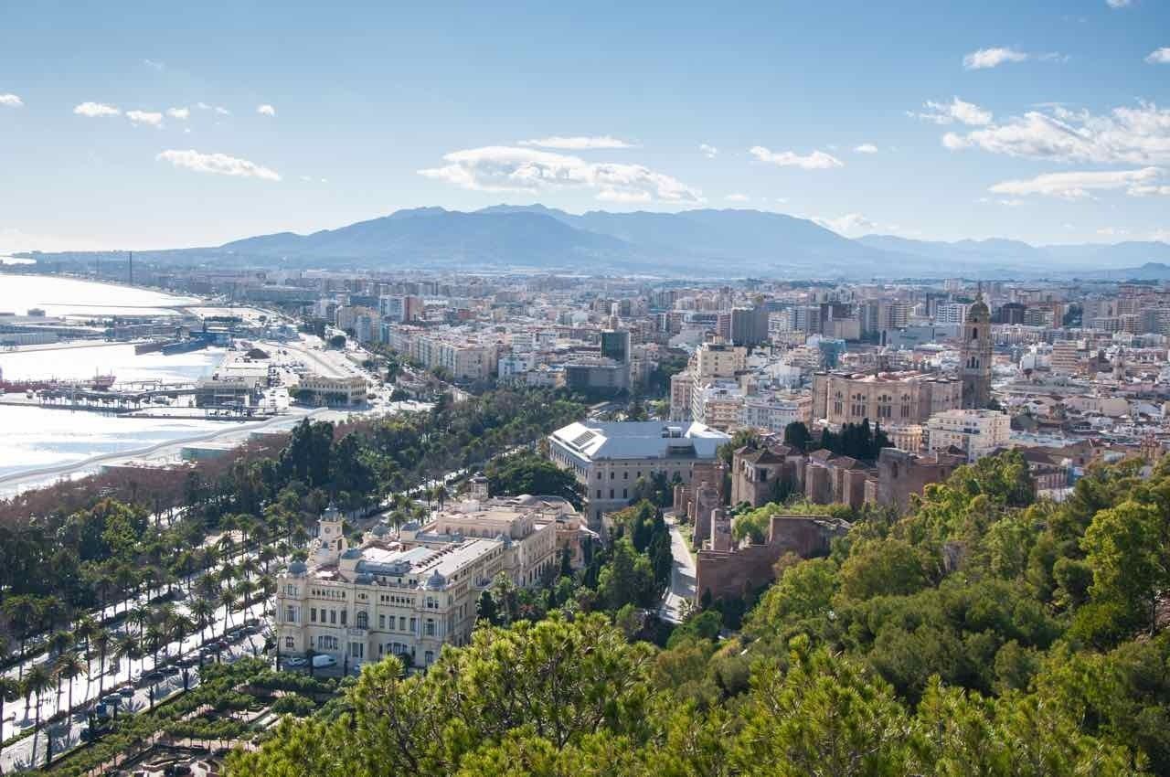 Málaga, Blick fast auf die ganze Stadt
