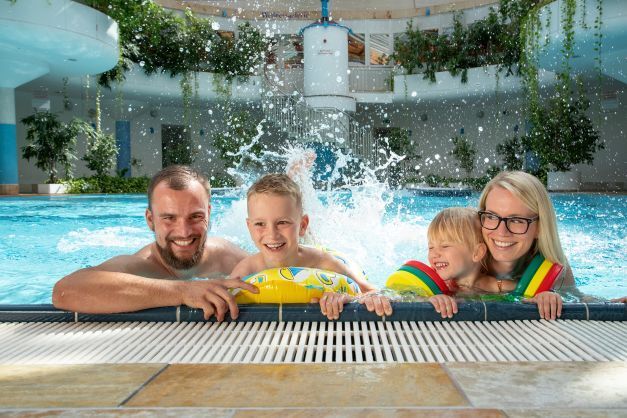 badende Familie im Freizeitbad RIFF in Bad Lausick