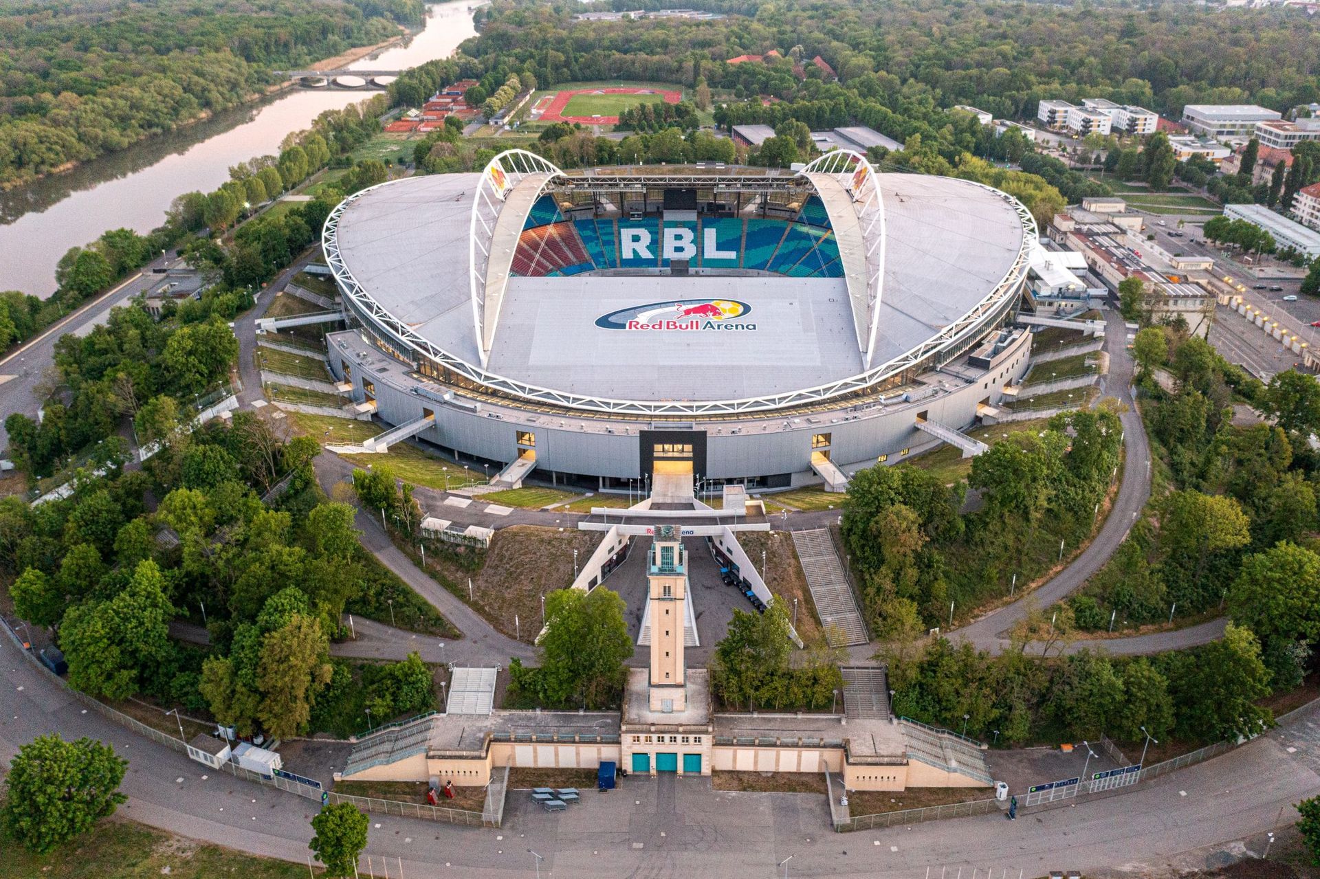 Partnertreffen in der Red Bull Arena, hier Blick aus der Vogelperspektive aufs Stadion