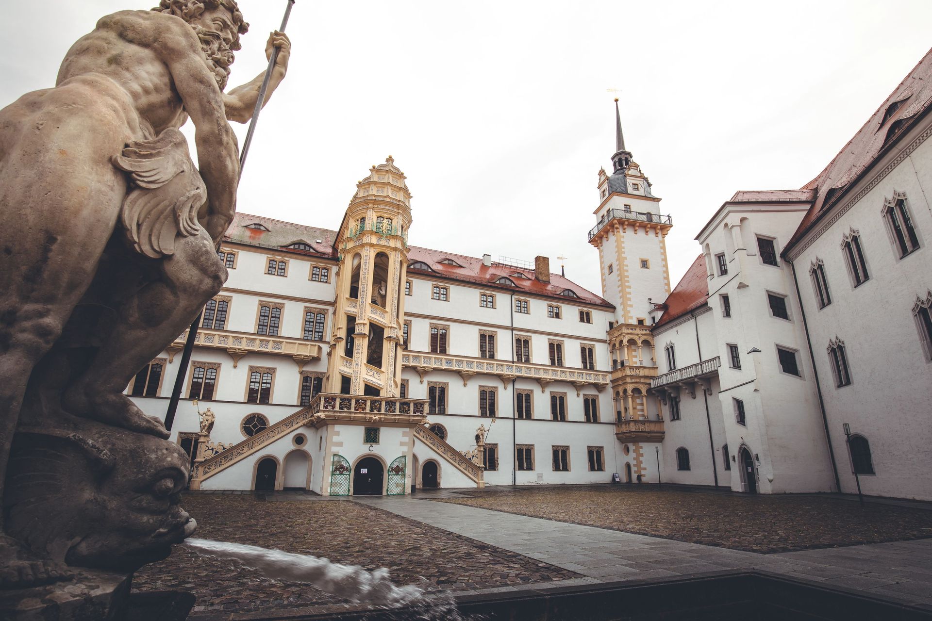 Blick in den Innenhof im Schloss Hartenfels