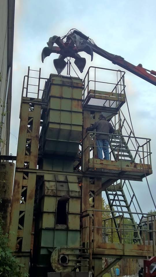 addetto allo smaltimento rottami metallici