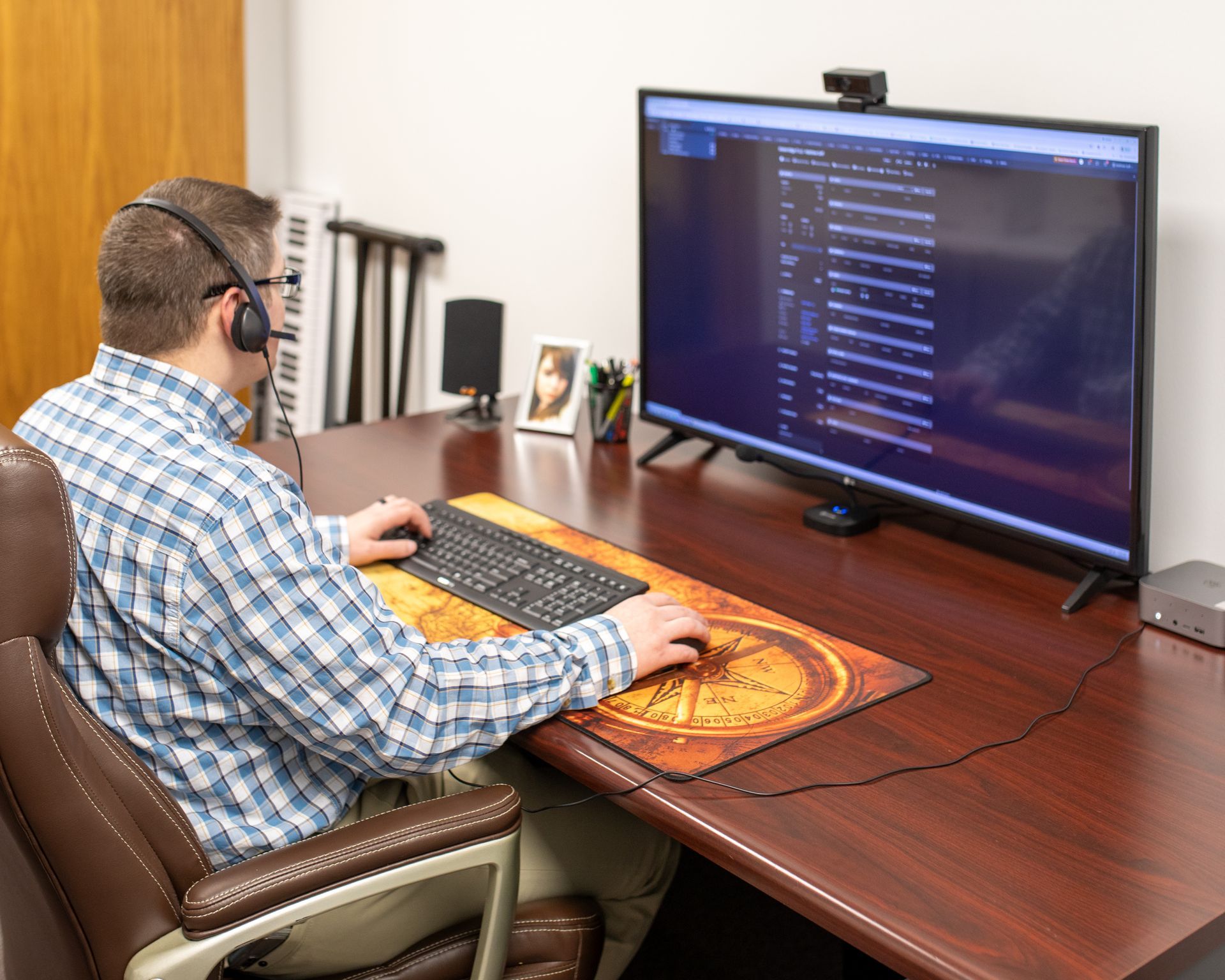 Expert checking the computer program