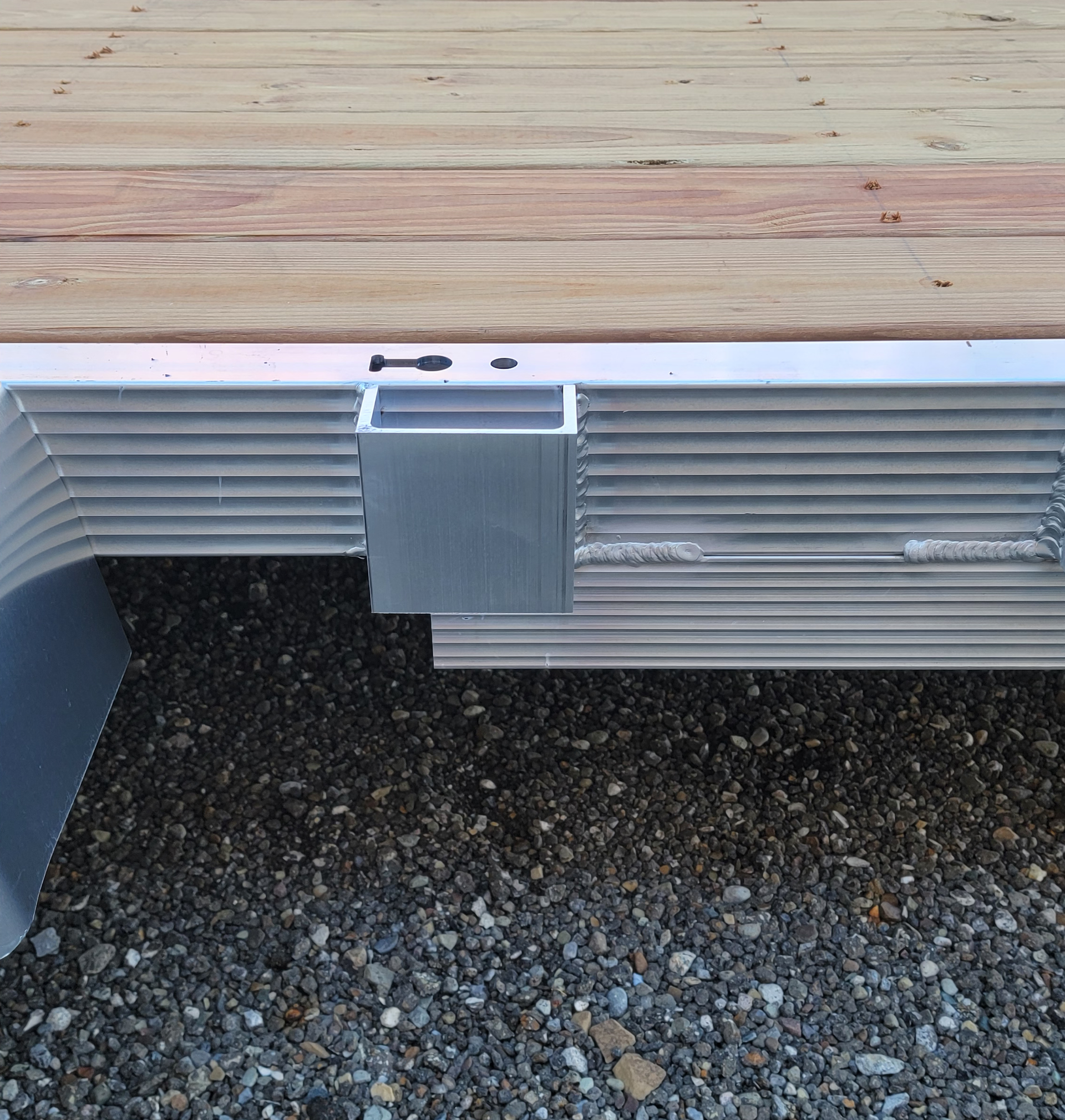 aluminum welded on stake pocket