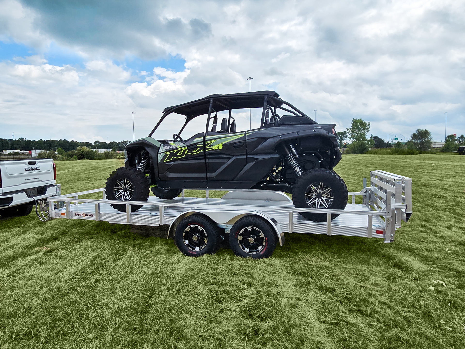 aluminum utility trailer with side folding ramp