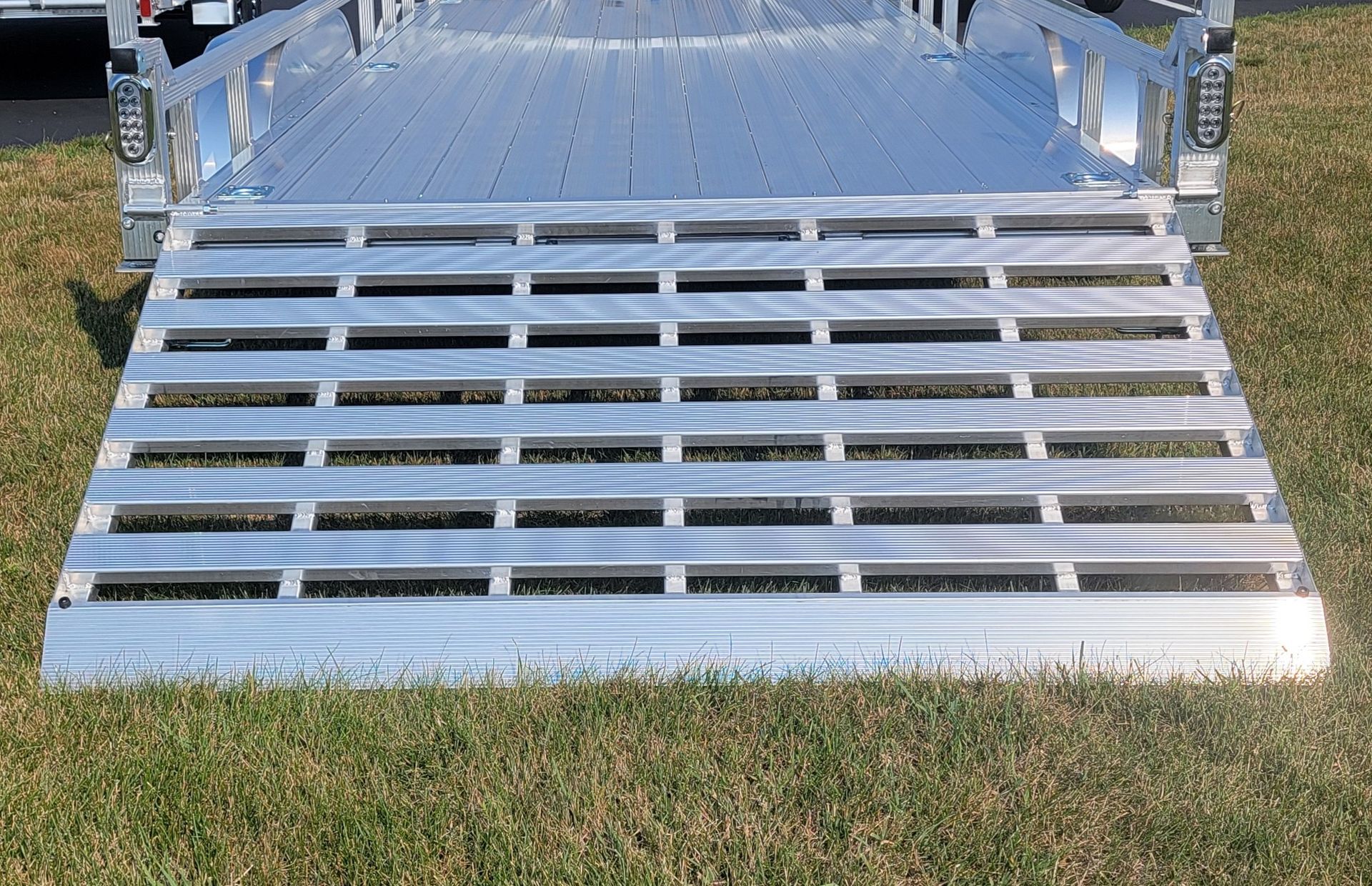 Heavy duty aluminum ramp