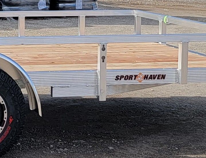 spare tire mount aluminum upright on trailer