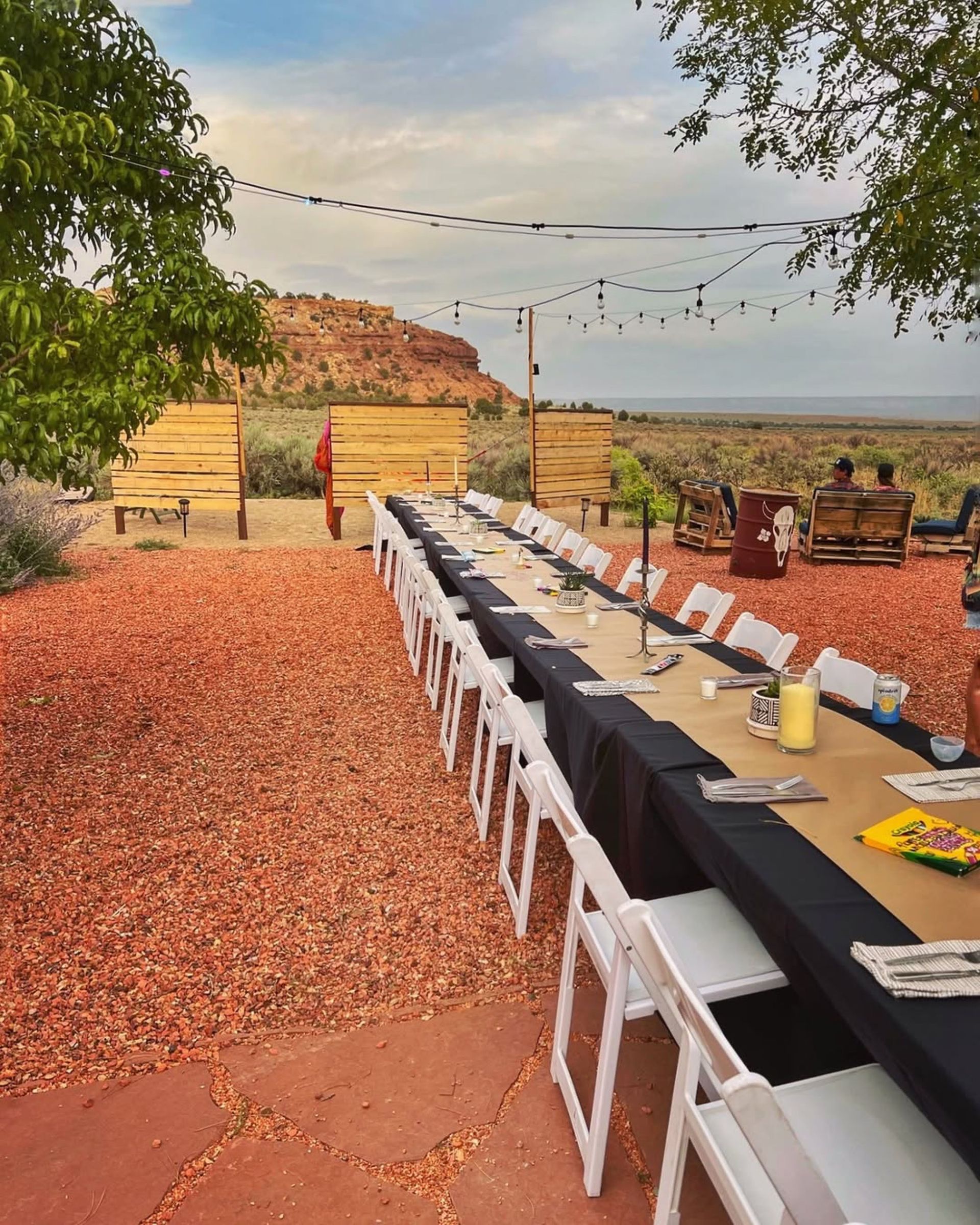 an empty long table at an elopement in zion