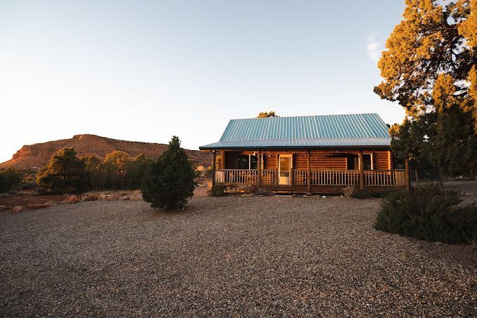 A log cabin in Kanab Ut - Quiet Shelters