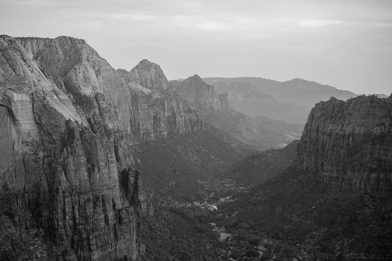 zion national park large mountain peaks