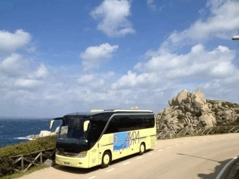 pullman in parcheggio