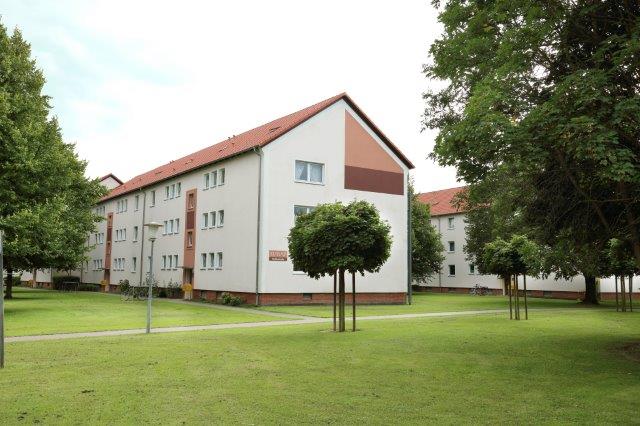 Dach von Baugenossenschaft in der Neißestraß in Salzgitter nach Wiederaufbau