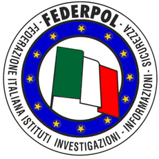 Logo della FEDERPOL con una bandiera italiana al centro, racchiusa in un anello blu di stelle gialle, e testo che circonda il cerchio.