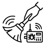 Uno spolverino portatile che spazza vicino a un dispositivo elettronico contrassegnato da un'icona a forma di insetto e da onde radio, a rappresentare la pulizia dagli insetti.