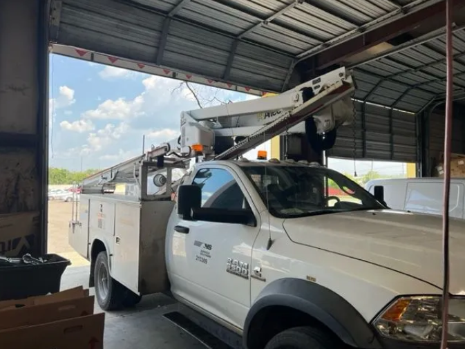 Fleet vehicle windshield replacement near Birmingham, AL Fleet vehicle windshield replacement near Birmingham, AL