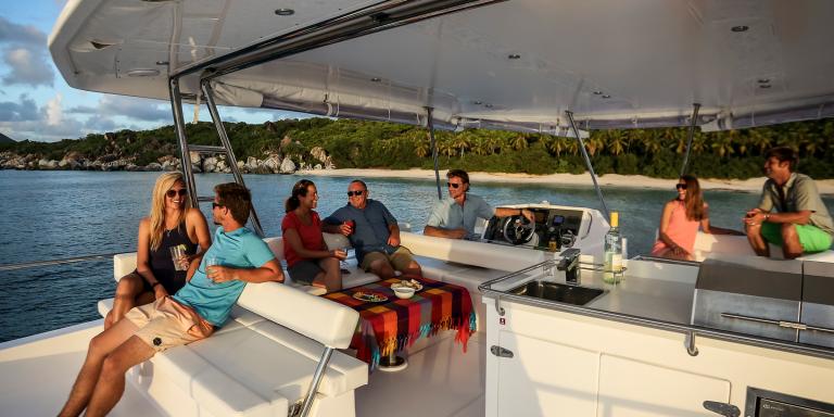 yacht chartering companies