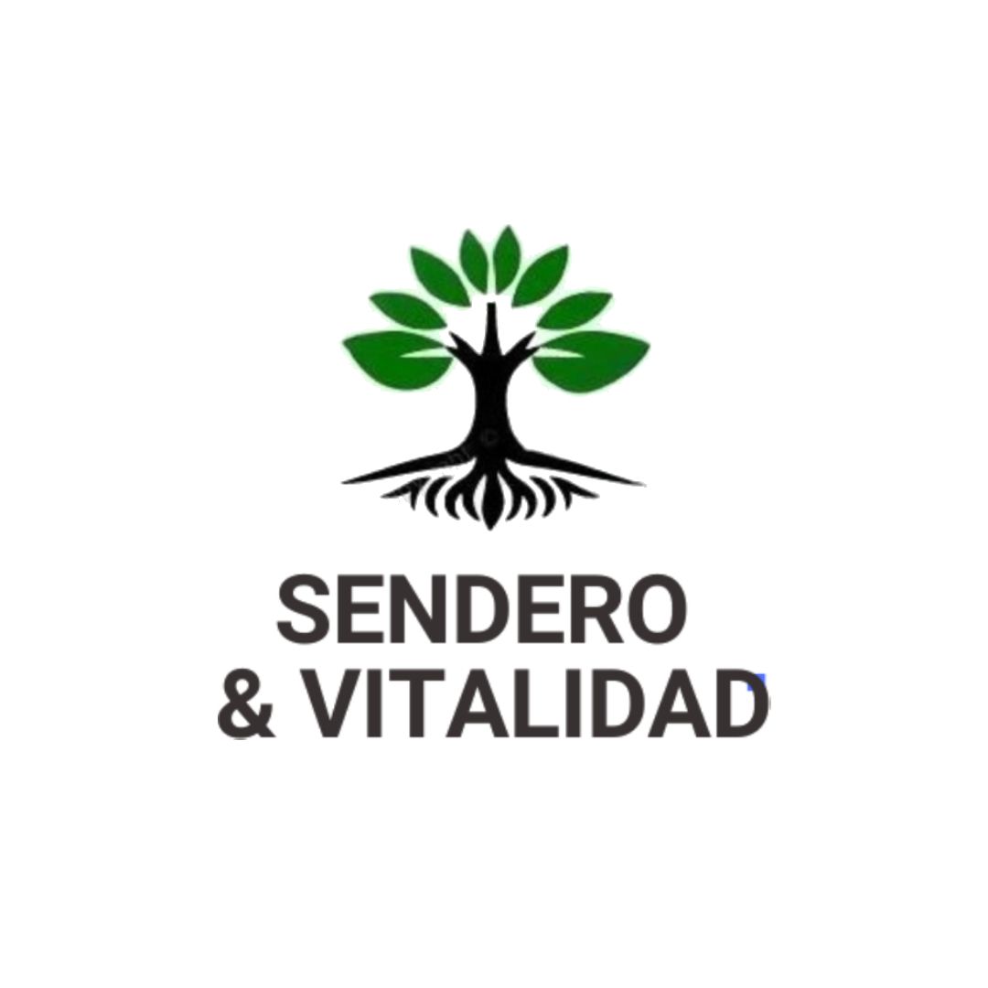 Logotipo de "Sendero & Vitalidad", con un árbol de hojas verdes sobre el texto. El árbol tiene raíces y tronco negros.