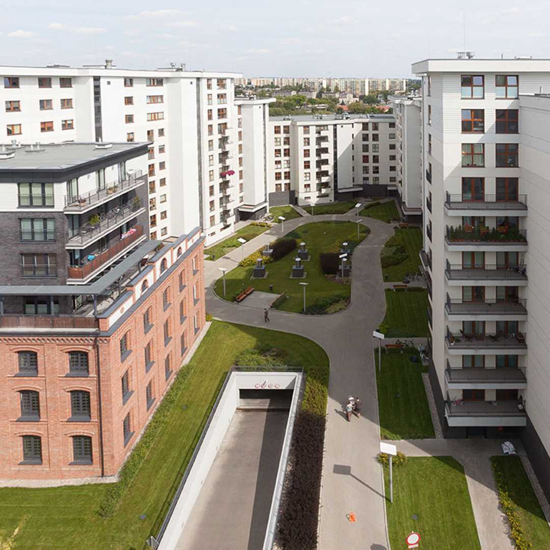 Zaļais jumts GREEN un gājēju ceļš