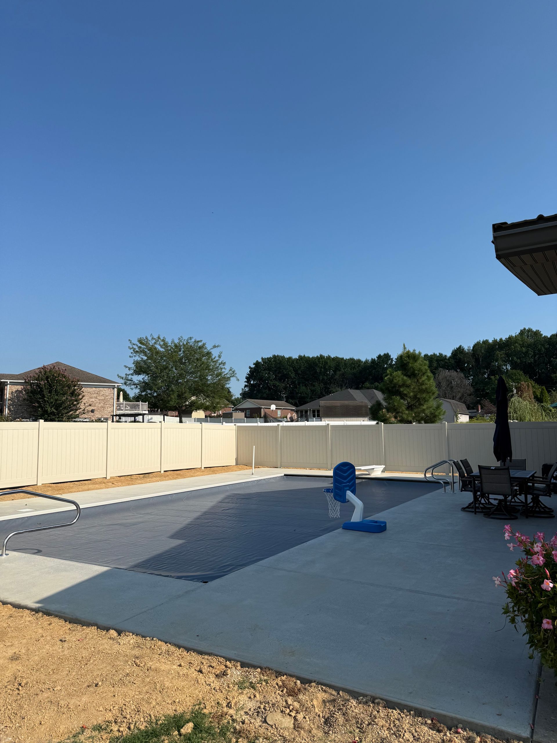 vinyl fencing