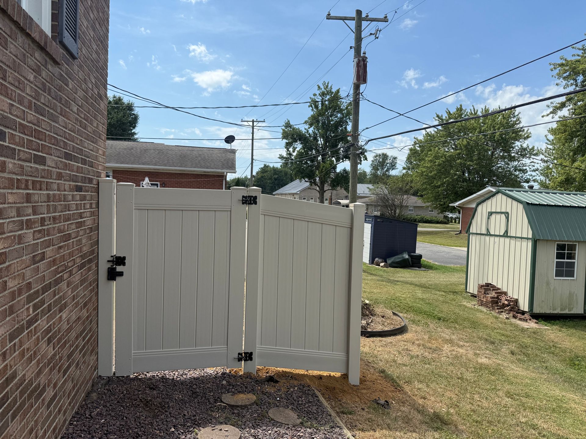 vinyl fencing