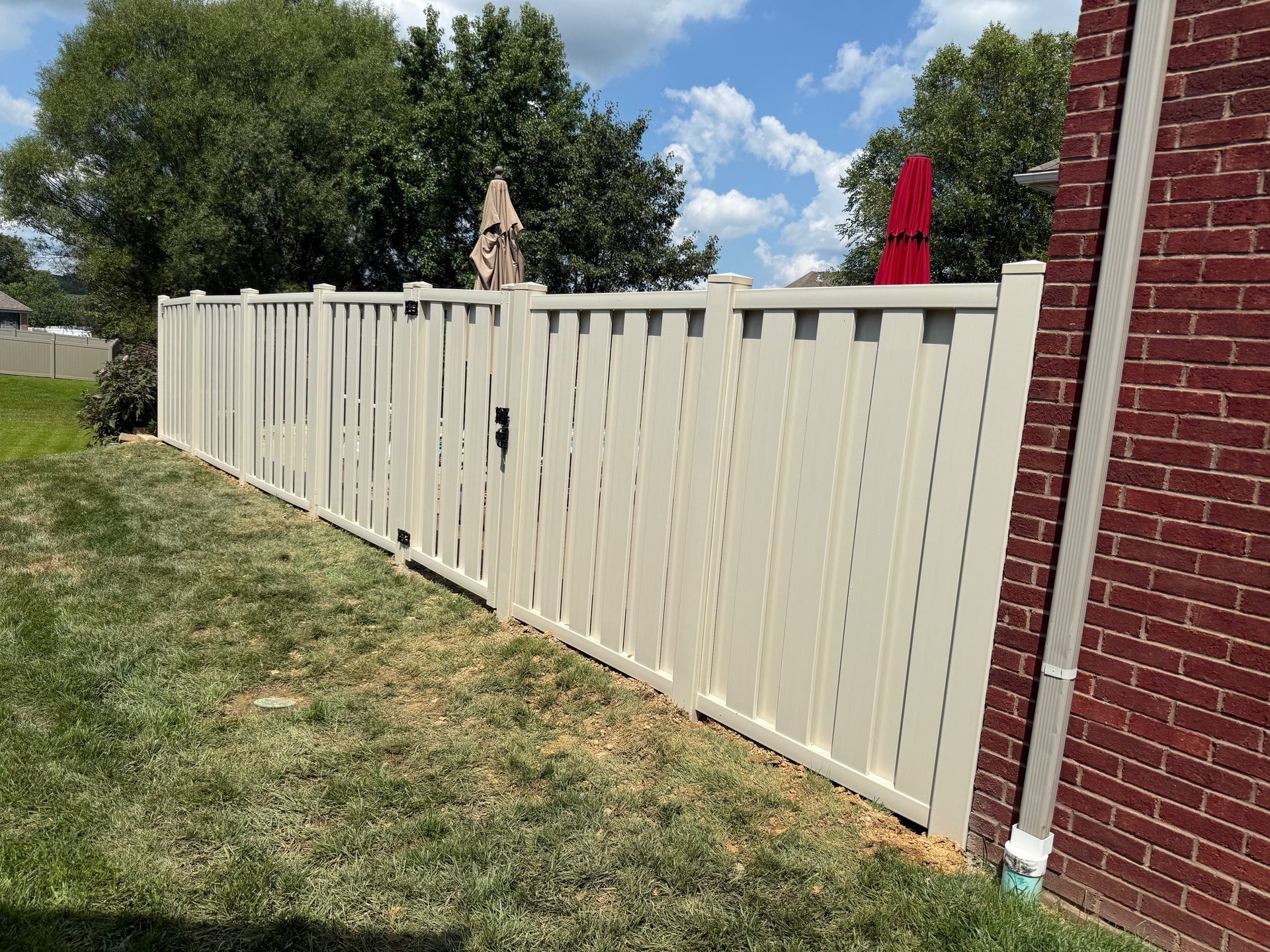 vinyl fencing