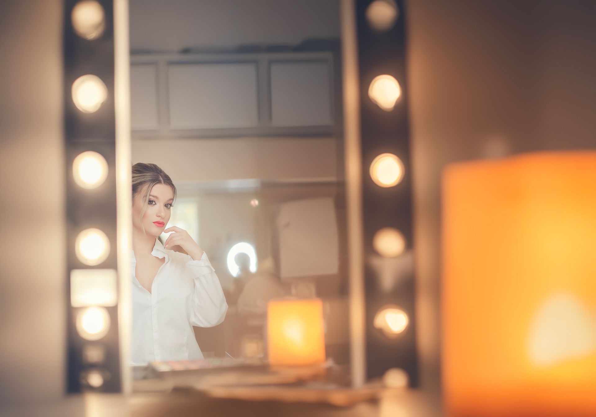 diciottesimo ragazza allo specchio