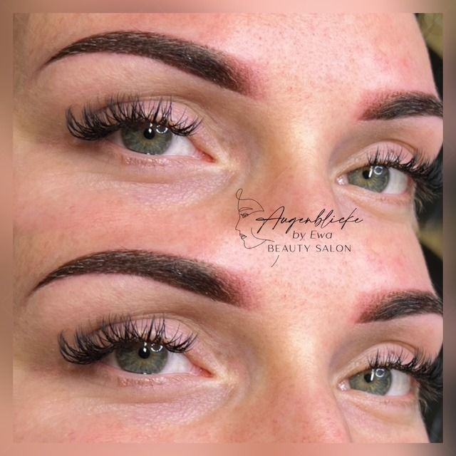 Eine Nahaufnahme der Augenbrauen und Wimpern einer Frau.