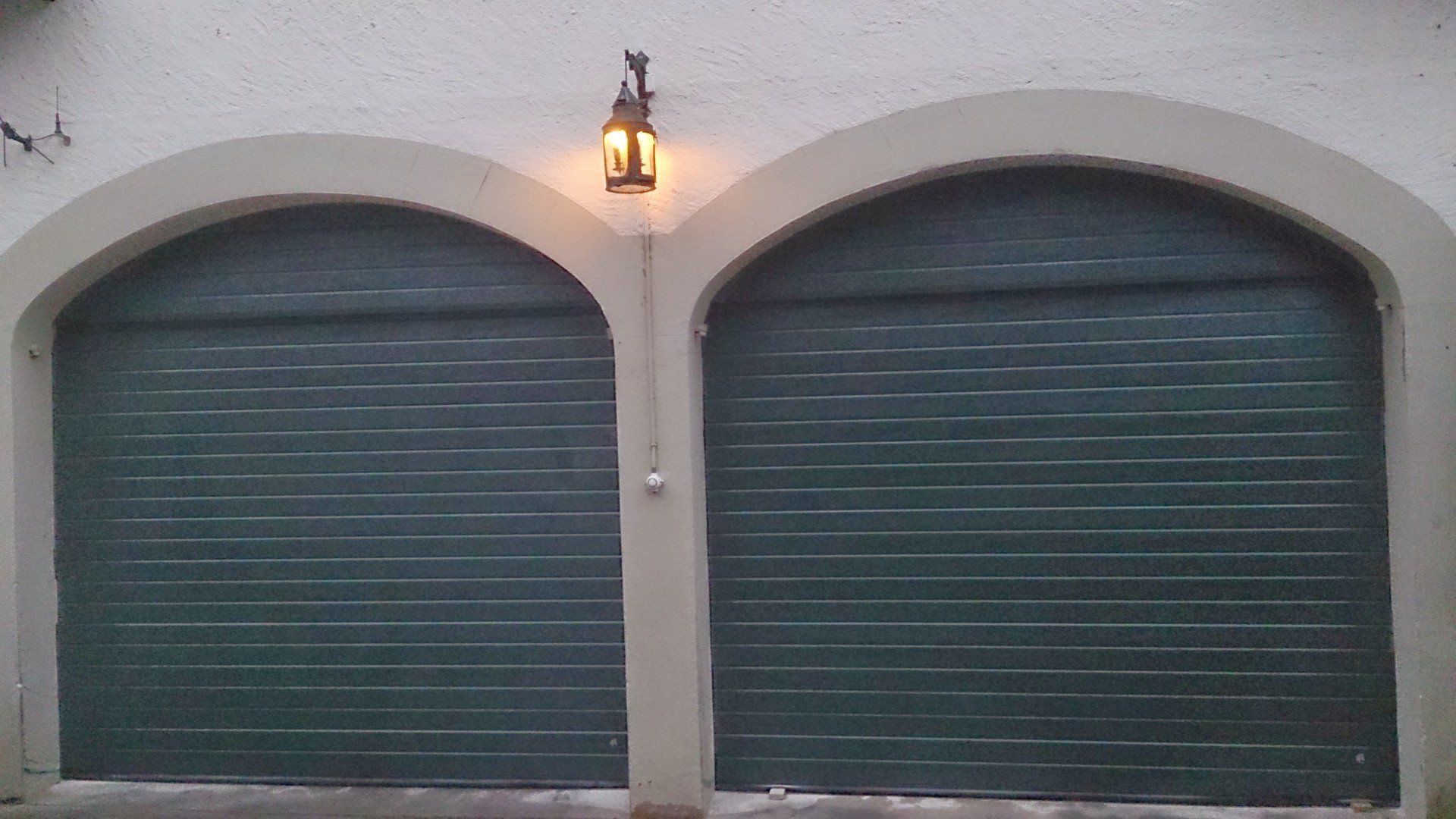 Porte de garage double arrondies Genève