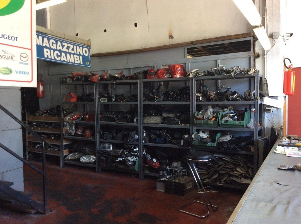 deposito parti di ricambio