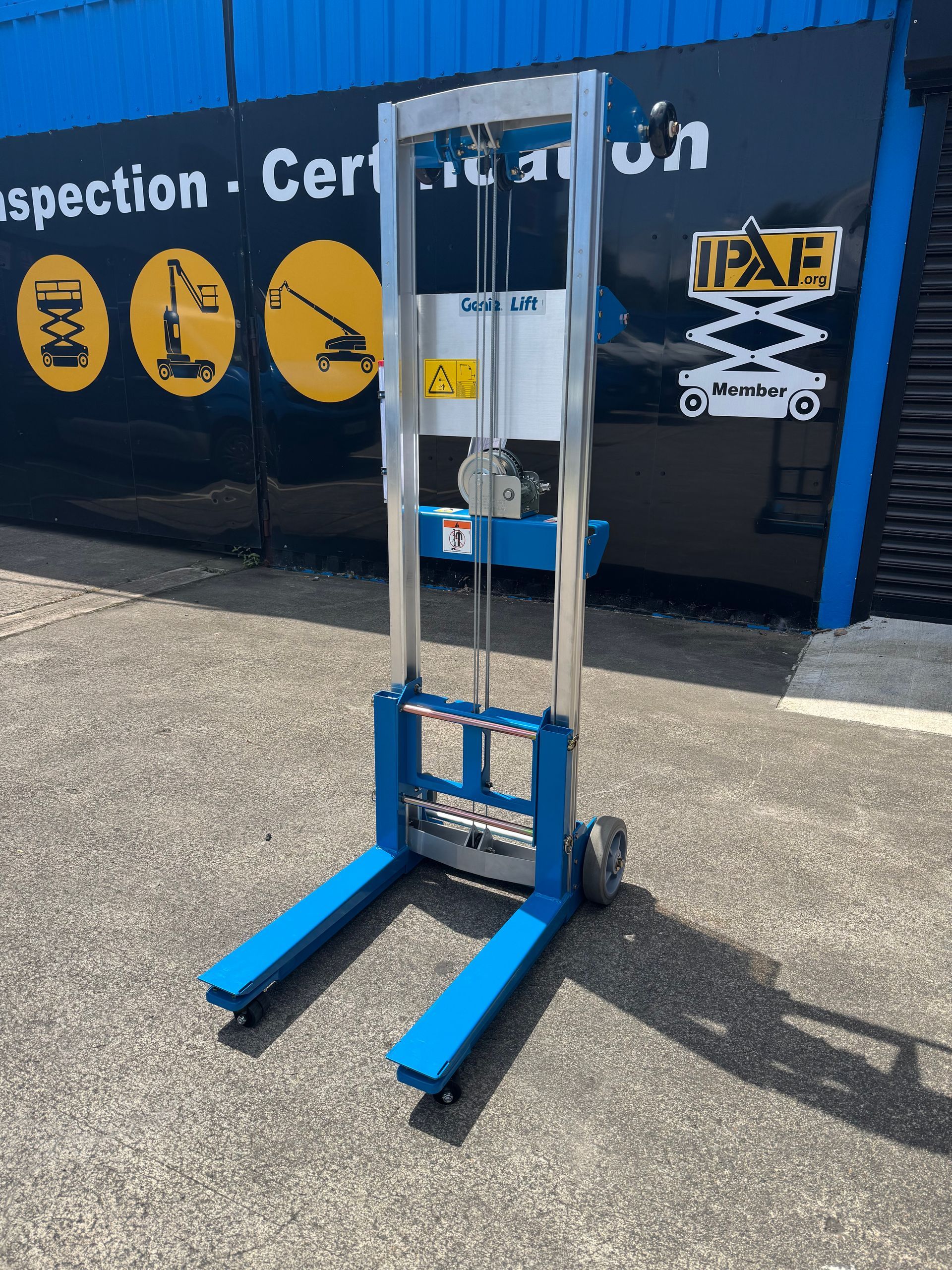 Genie, GL8, Material Lift, Material handling, IPS Ireland, Access Platforms, Access Platfrom Parts, Genie Lift