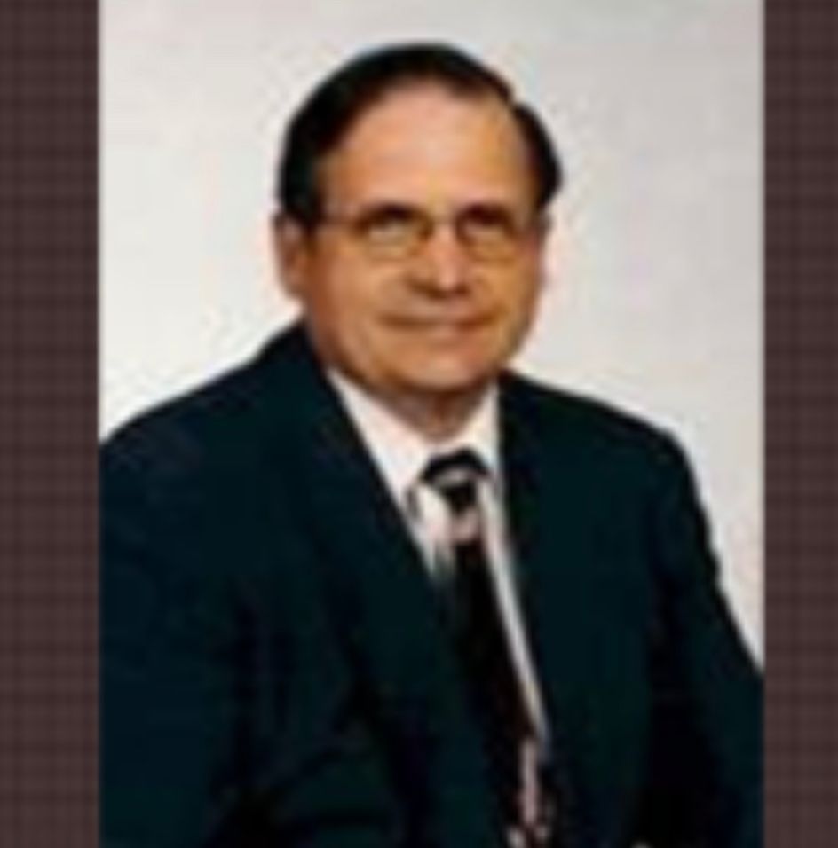 Image of General Appraiser and Real Estate Salesman Douglas L. Harris, who has over 30 years of excperience.