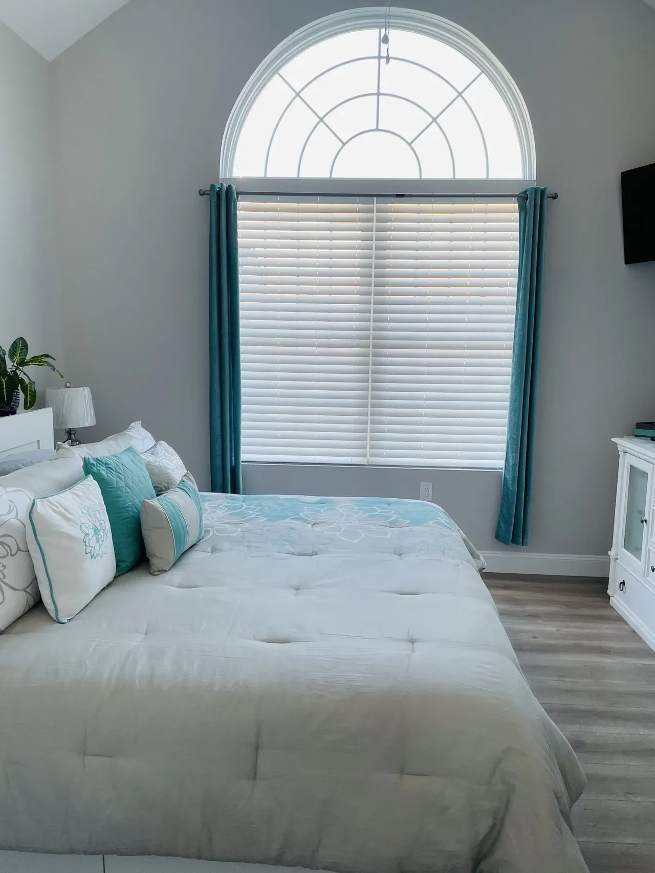 Room Space With Bed