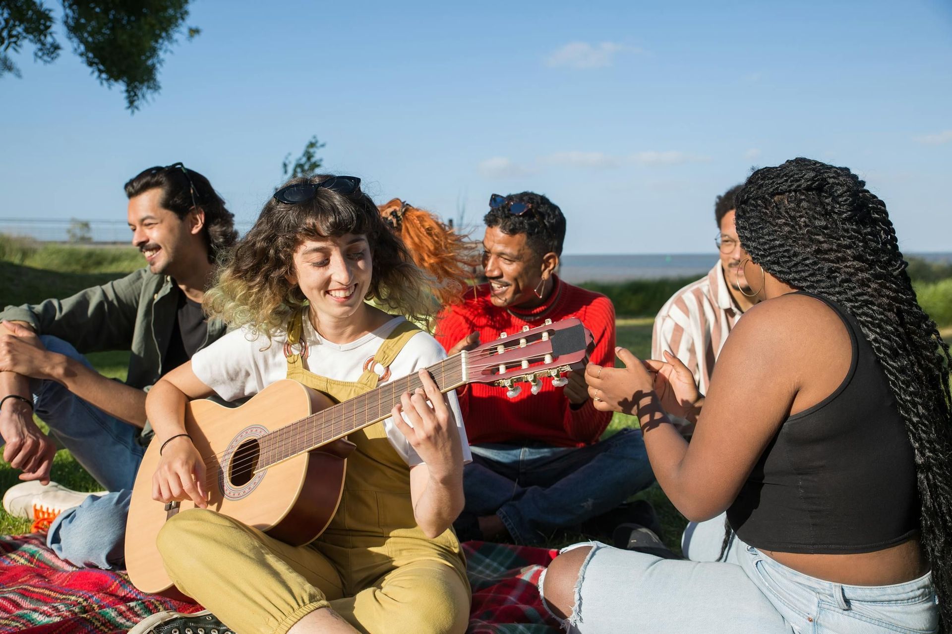 Going Beyond the Feed—How Interactive Content Builds Real Community