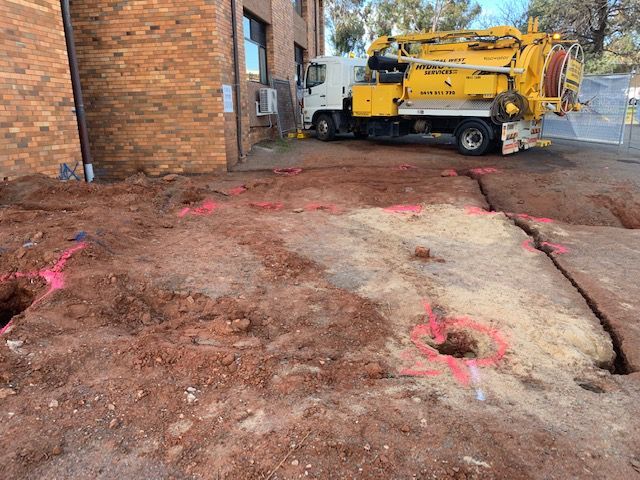 Underground utility location