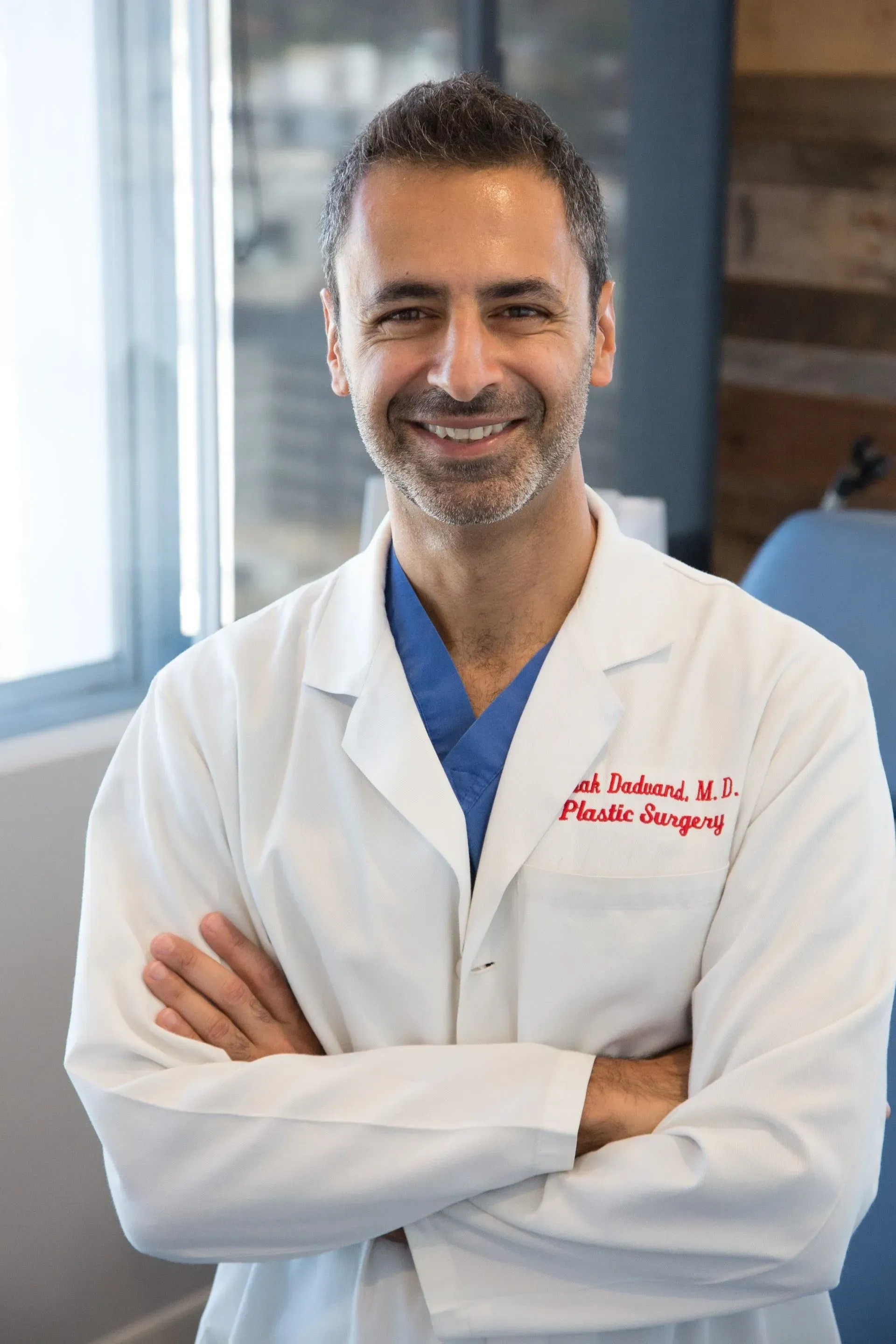 Dr Babak Dadvand