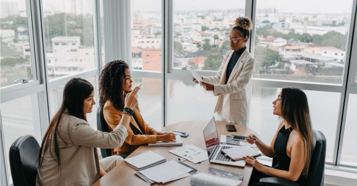 How Clarity Creates Influence in Leadership Communication