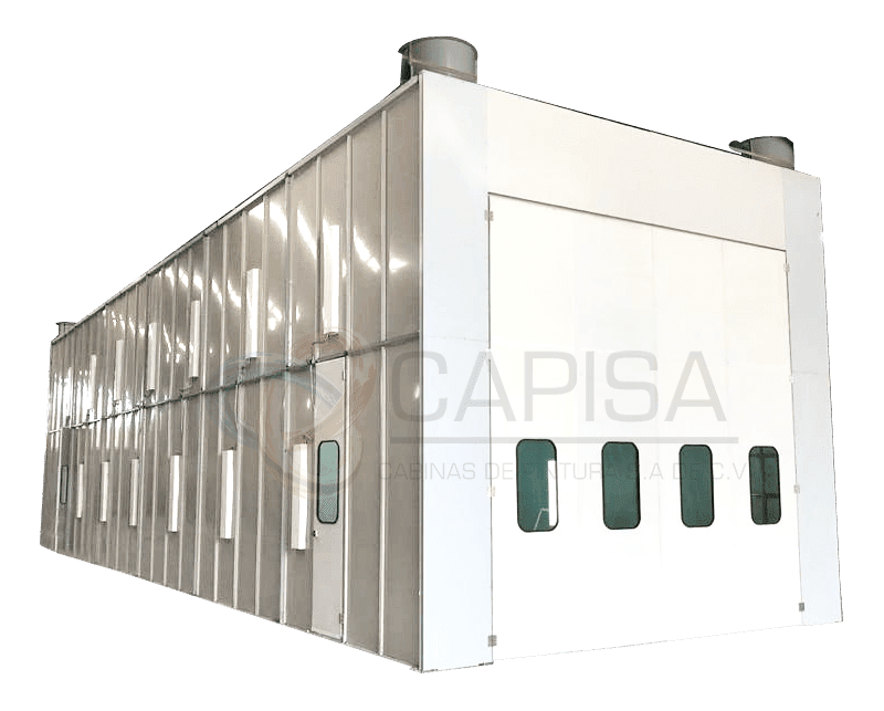 Cabina de pintura industrial blanca con puertas y ventanas cerradas.