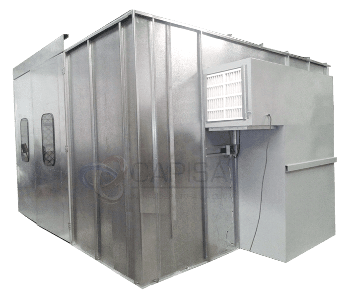 Cabina de pintura metálica con filtro y puerta, en entorno de taller.