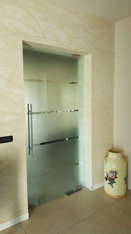 Porta in vetro bianco