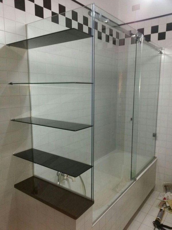 Vasca con divisori in vetro