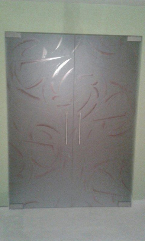 Porta e due ante in vetro opaco bianco