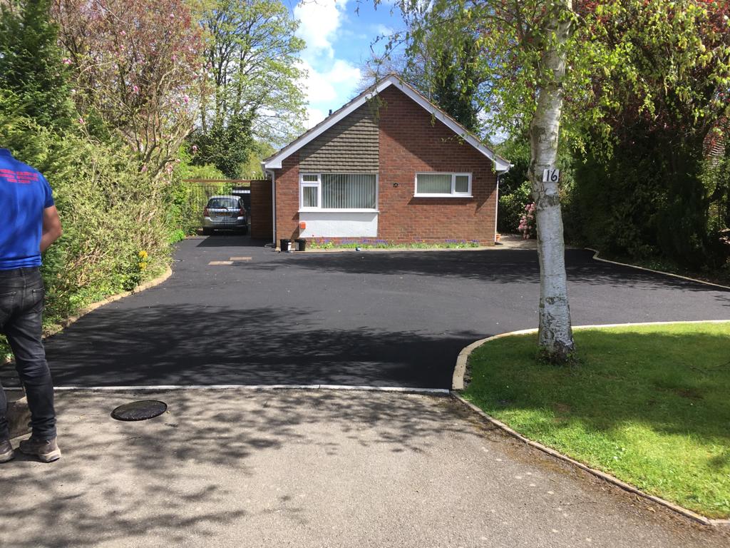 Quality tarmac driveway GQ General Builders Wolverhampton